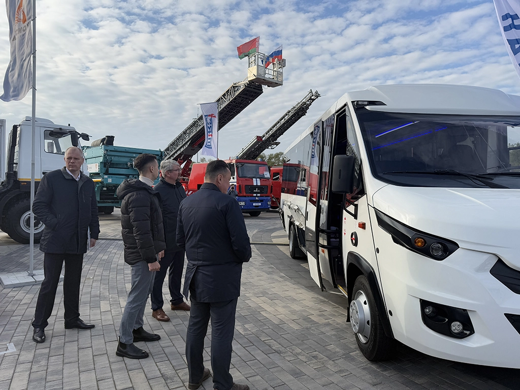 Участие МЗКТ в ИННОПРОМ.Беларусь 2025: автобусы Неман и расширение сотрудничества