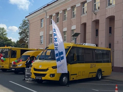 ДА НОВАГА НАВУЧАЛЬНАГА ГОДА ГАТОВЫ: У ГОМЕЛІ ПАКАЗАЛІ ШКОЛЬНЫ АЎТОБУС «НЕМАН-420432»