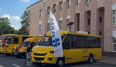 К новому учебному году готов: в Гомеле показали школьный автобус «Неман-420432»