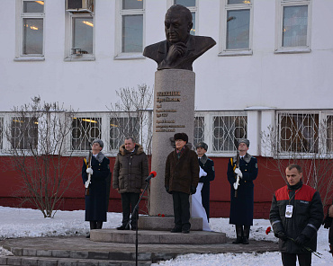 Фото по теме «‎Торжественное открытие памятного знака первому конструктору Б.Л. Шапошнику» №5
