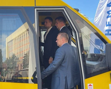 Фото по теме «‎К новому учебному году готов: в Гомеле показали школьный автобус «Неман-420432»» №2