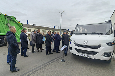 BUS NEMAN-420423-501 WAS PRESENTED TO THE TULA DELEGATION 