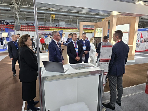 OJSC “MZKT” AT THE ANNIVERSARY EXHIBITION IN SURGUT: DIRECT DIALOGUE WITH EQUIPMENT CONSUMERS 