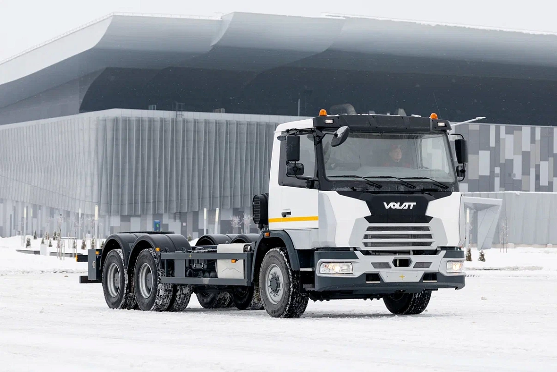 THE FIRST 6X4 VOLAT FOR CONCRETE PUMP TRUCKS