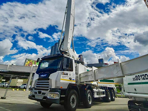 Автобетононасос XCMG XS62 на шасси VOLAT представлен на CTT Expo-2026 в Крокусе
