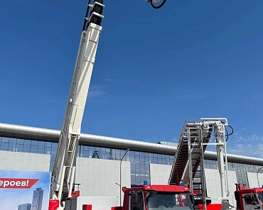 Related photo «‎New models of high-rise firefighting equipment based on the MZKT-750003-040 chassis were unveiled in Kazan.» №3