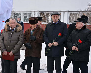 Фото по теме «‎Торжественное открытие памятного знака первому конструктору Б.Л. Шапошнику» №2