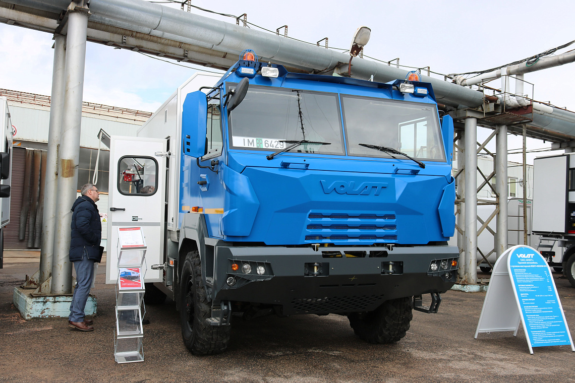 At the exhibition, VOLAT presented MZKT-4503KM-010, a joint project with MAZ-KUPAVA